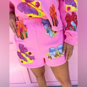 NWT QUEEN OF SPARKLES | Pink Presents Shorts